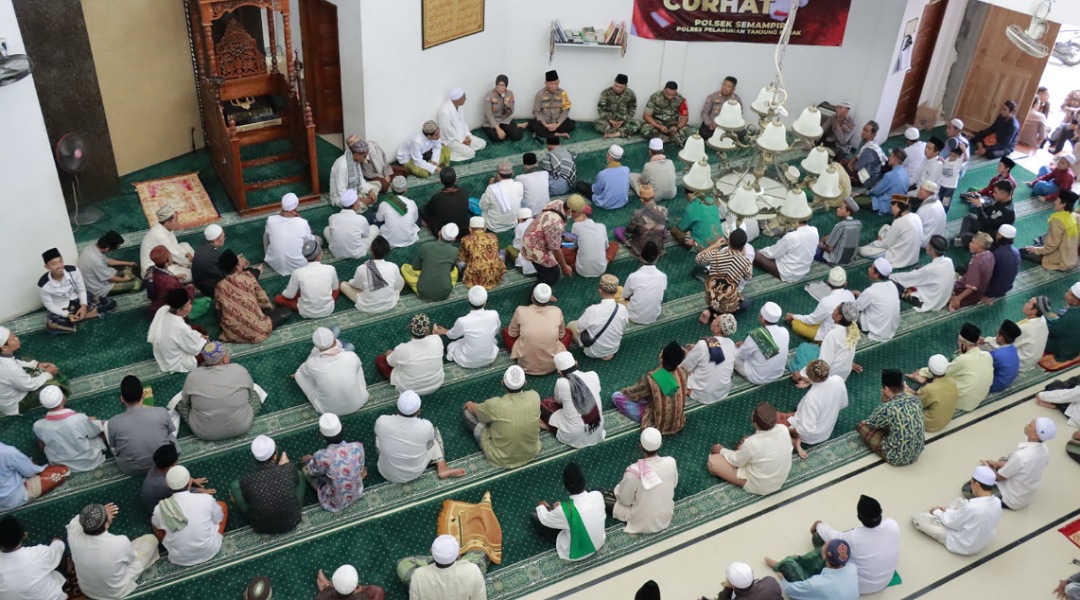 Jumat Curhat, Kapolres Tanjung Perak, Berpesan Jadilah Polisi Bagi Diri Sendiri